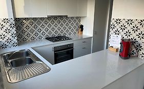 The Crest Apartments - Main Beach